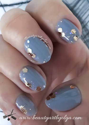 Let at forstå undtagelse Start Grey Nails with Gold Sparkles - Beauty Art by Olga